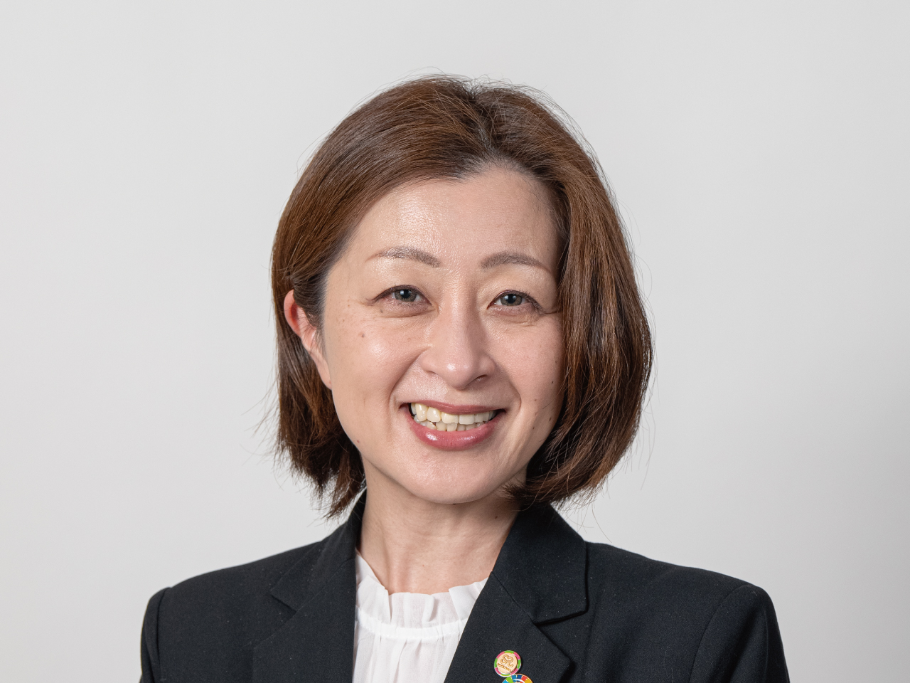担当：三輪　麻由